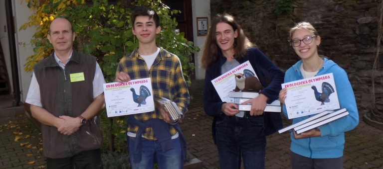 Vítězný tým s předsedou komise Martinem Klaudysem.